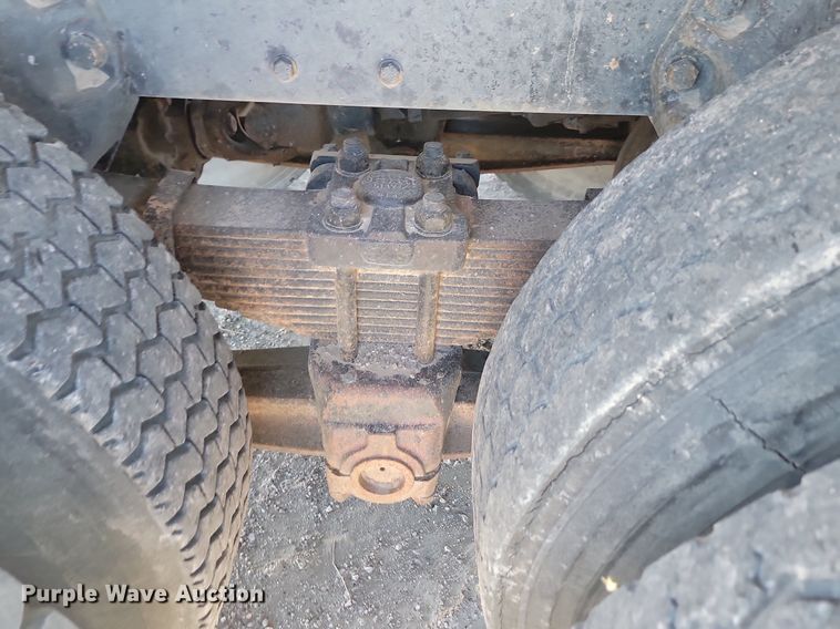 image for item JG9738 1982 Ford LT8000  dump truck