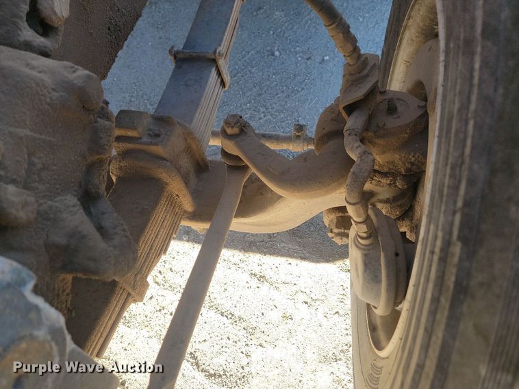 image for item JG9738 1982 Ford LT8000  dump truck