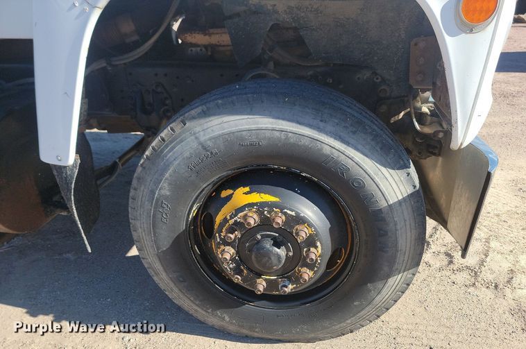 image for item JG9738 1982 Ford LT8000  dump truck