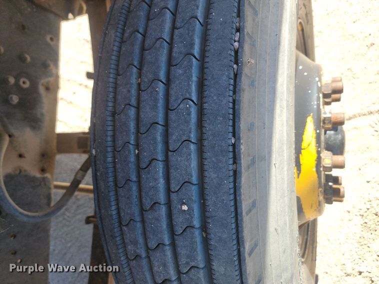 image for item JG9738 1982 Ford LT8000  dump truck