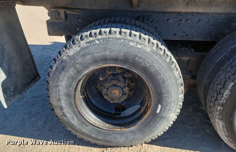 image for item JG9738 1982 Ford LT8000  dump truck