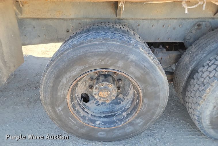 image for item JG9738 1982 Ford LT8000  dump truck