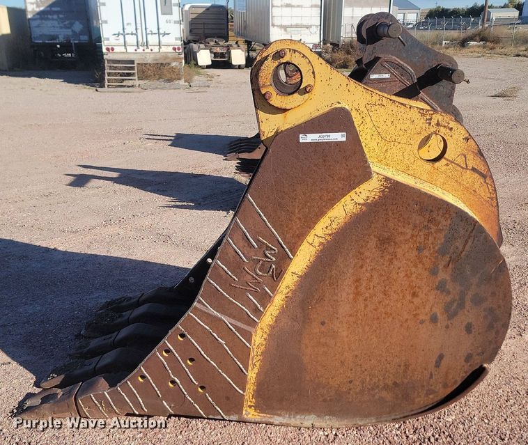 image for item JG9739 John Deere 892  excavator bucket