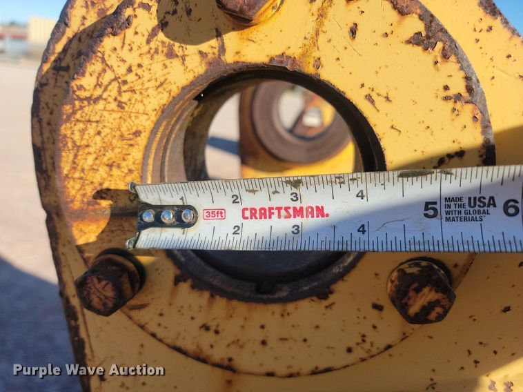 image for item JG9739 John Deere 892  excavator bucket