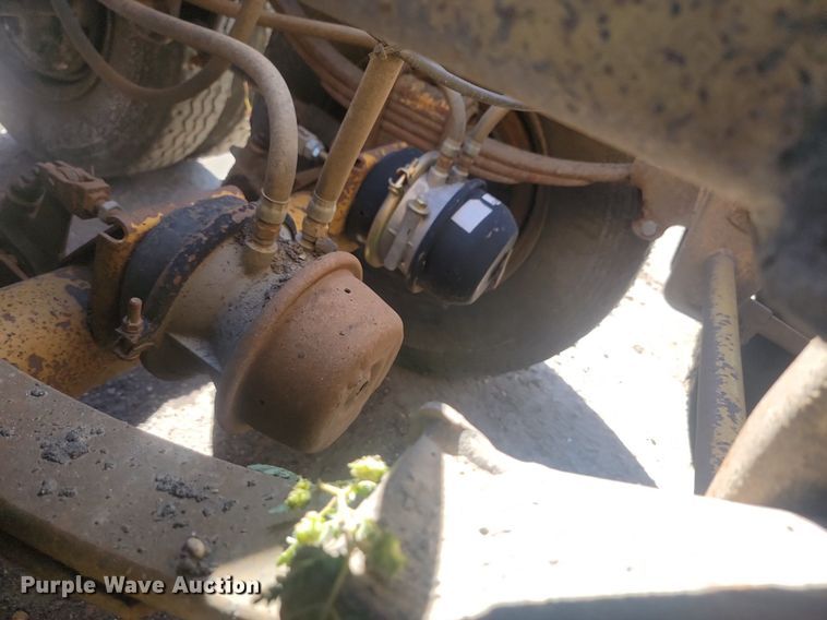 image for item JG9779 1996 Corn Belt Mfg.  bottom dump trailer