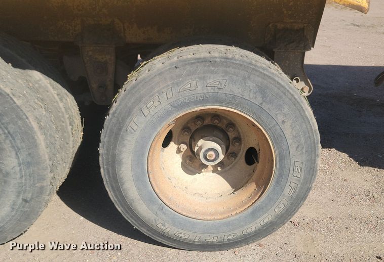 image for item JG9779 1996 Corn Belt Mfg.  bottom dump trailer