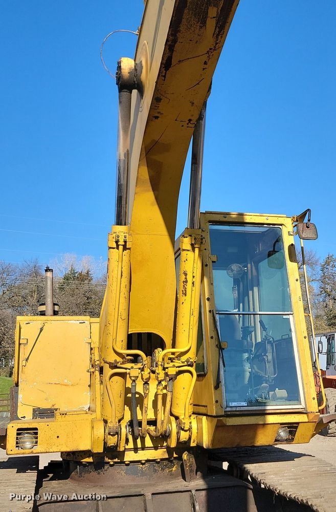image for item JW9566 1991 Caterpillar 231D LC  excavator