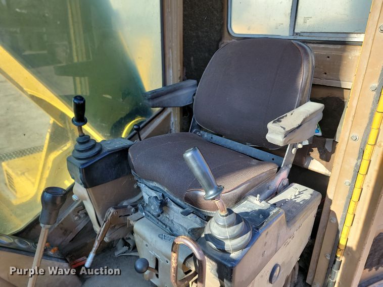 image for item JW9566 1991 Caterpillar 231D LC  excavator