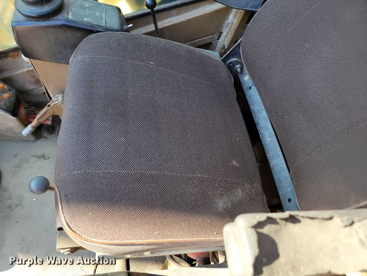 image for item JW9566 1991 Caterpillar 231D LC  excavator