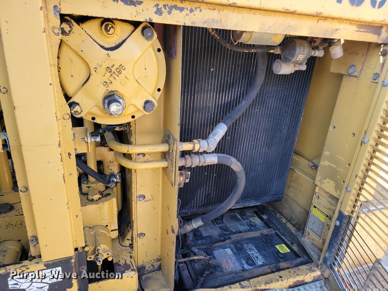 image for item JW9566 1991 Caterpillar 231D LC  excavator