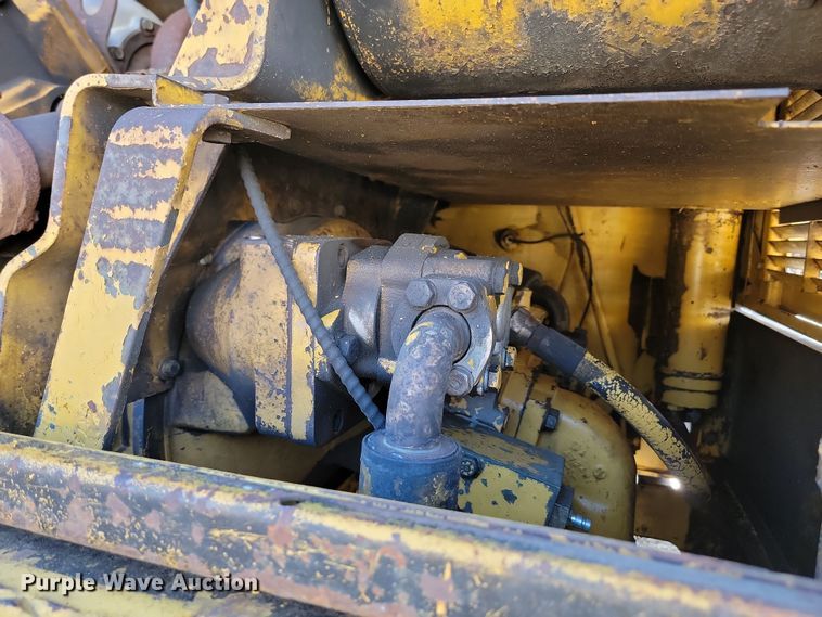 image for item JW9566 1991 Caterpillar 231D LC  excavator