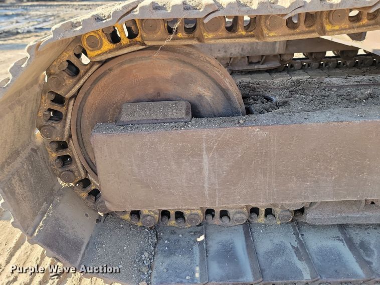 image for item JW9566 1991 Caterpillar 231D LC  excavator