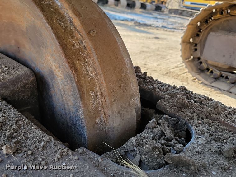 image for item JW9566 1991 Caterpillar 231D LC  excavator