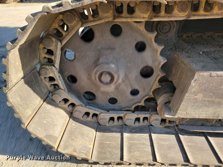 image for item JW9566 1991 Caterpillar 231D LC  excavator