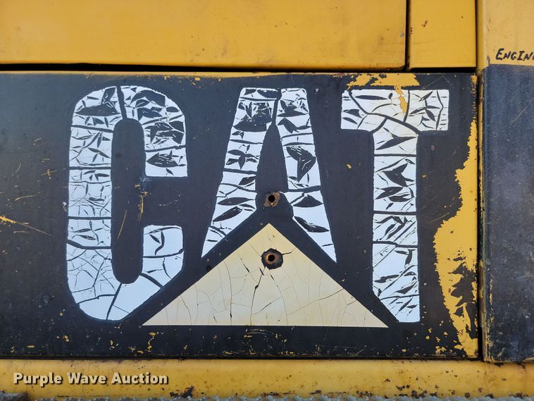 image for item JW9566 1991 Caterpillar 231D LC  excavator