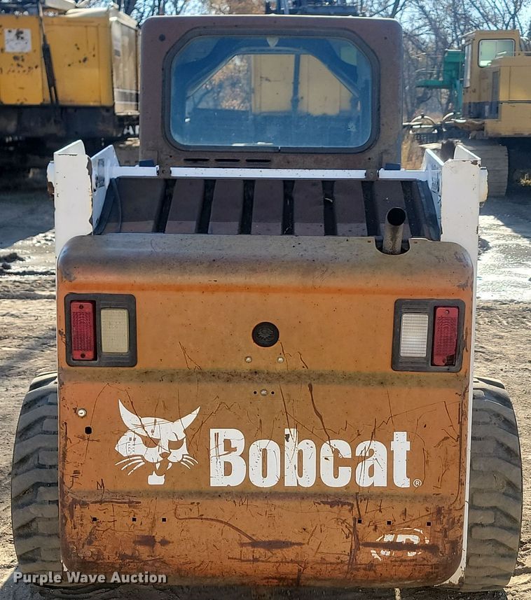 image for item JW9567 2002 Bobcat 763  skid steer loader