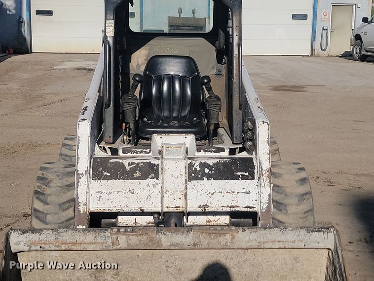 image for item JW9567 2002 Bobcat 763  skid steer loader