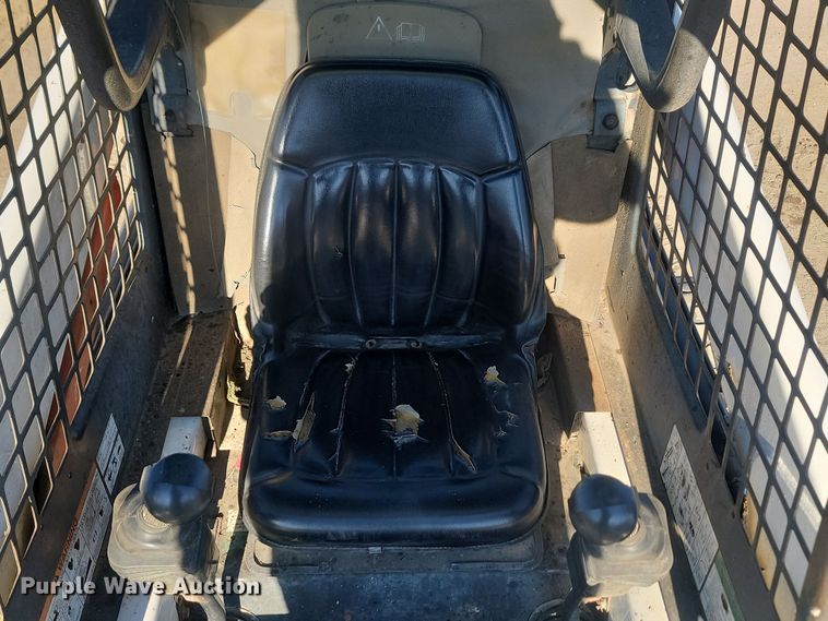 image for item JW9567 2002 Bobcat 763  skid steer loader