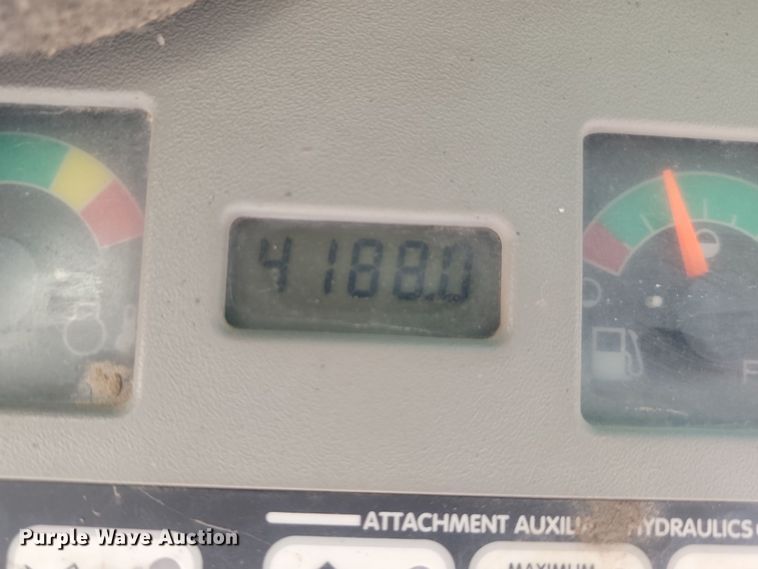 image for item JW9567 2002 Bobcat 763  skid steer loader