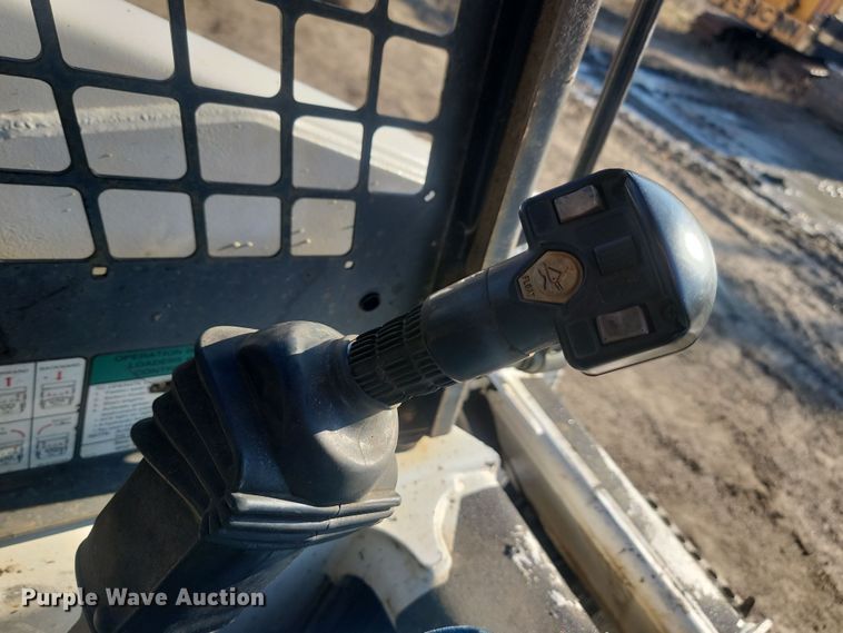 image for item JW9567 2002 Bobcat 763  skid steer loader