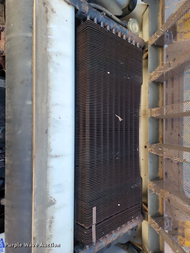 image for item JW9567 2002 Bobcat 763  skid steer loader