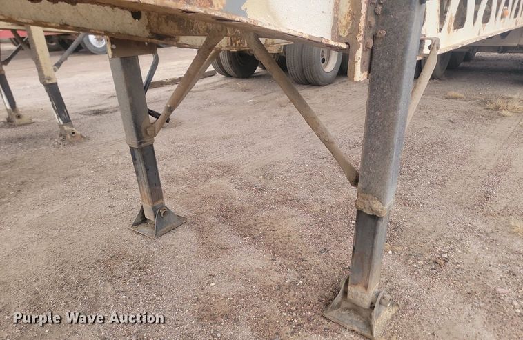 image for item JW9571 2011 Trail King TK60SSD-433  side dump trailer