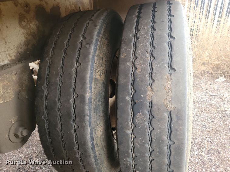 image for item JW9571 2011 Trail King TK60SSD-433  side dump trailer