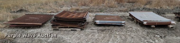 image for item JW9573 Approximately 115 aggregate screens