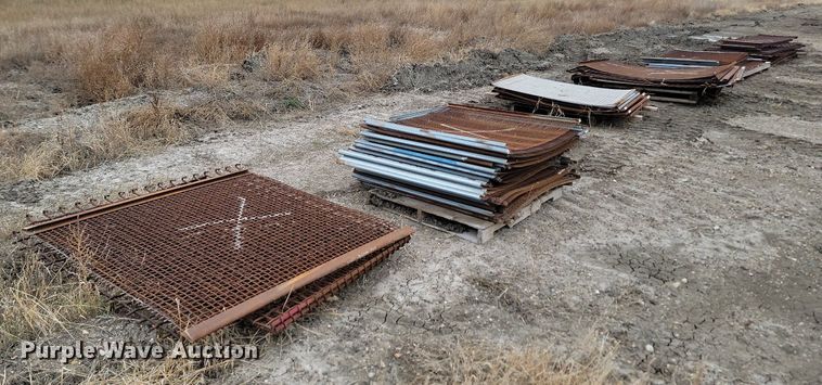 image for item JW9573 Approximately 115 aggregate screens