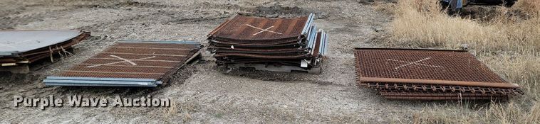 image for item JW9573 Approximately 115 aggregate screens