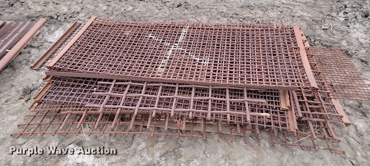 image for item JW9573 Approximately 115 aggregate screens