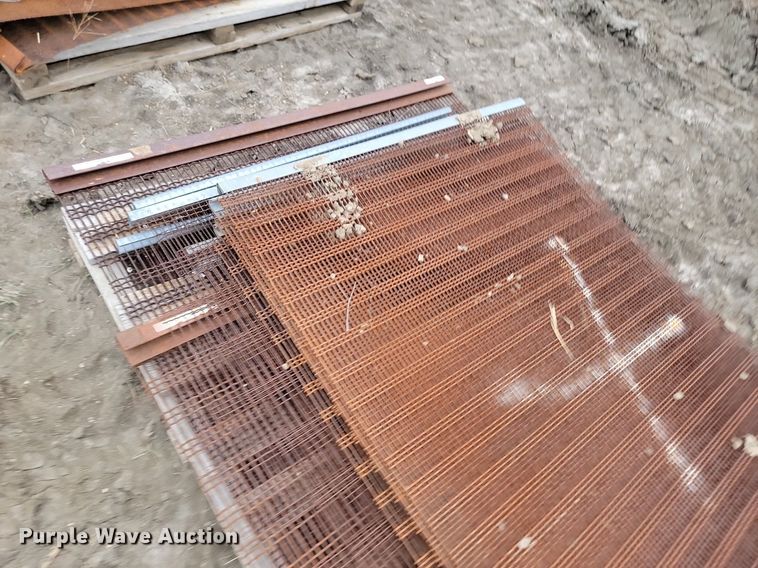 image for item JW9573 Approximately 115 aggregate screens