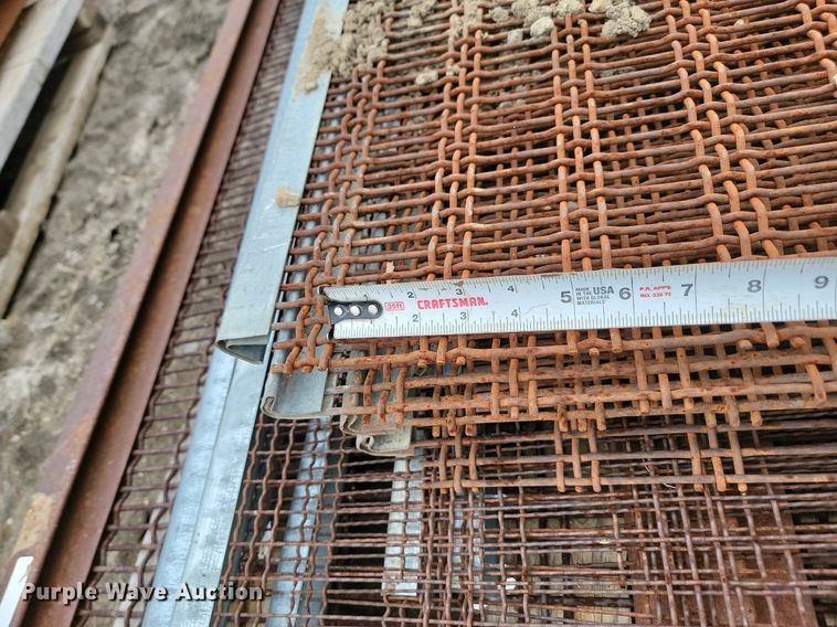 image for item JW9573 Approximately 115 aggregate screens