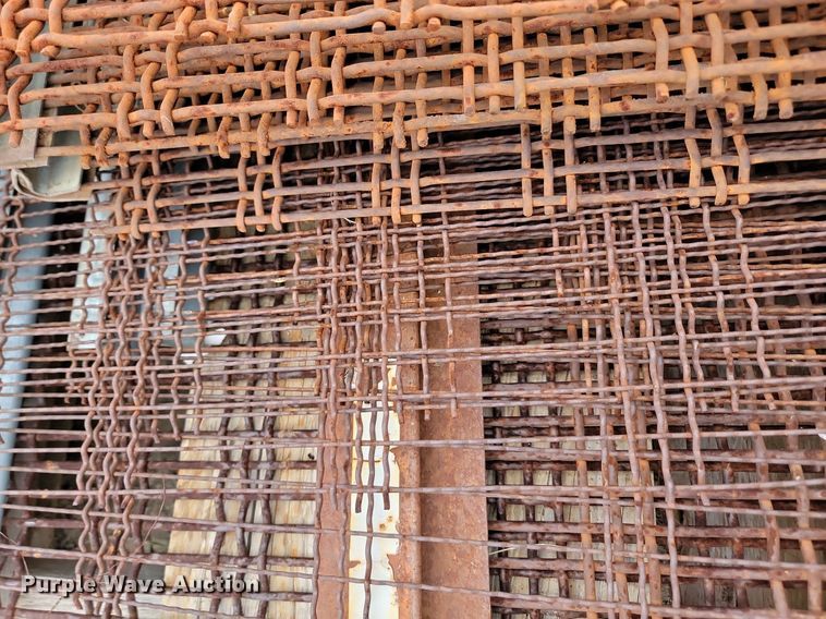 image for item JW9573 Approximately 115 aggregate screens