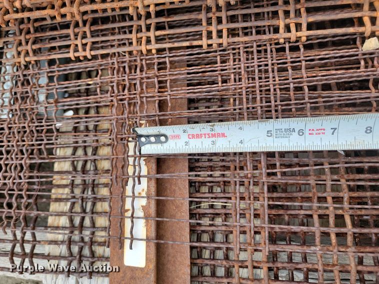 image for item JW9573 Approximately 115 aggregate screens