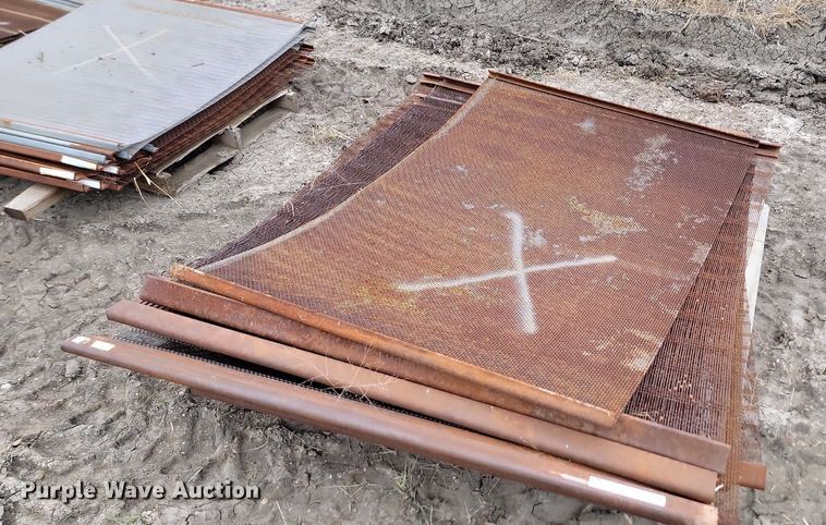 image for item JW9573 Approximately 115 aggregate screens