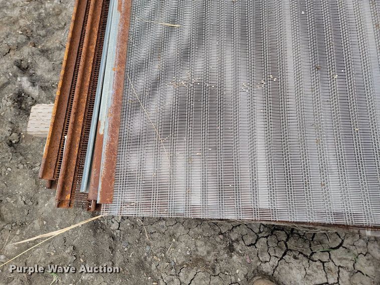 image for item JW9573 Approximately 115 aggregate screens