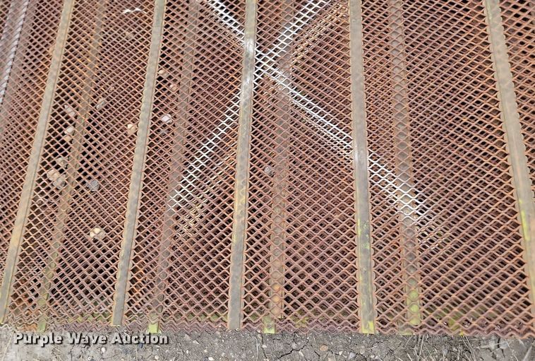 image for item JW9573 Approximately 115 aggregate screens