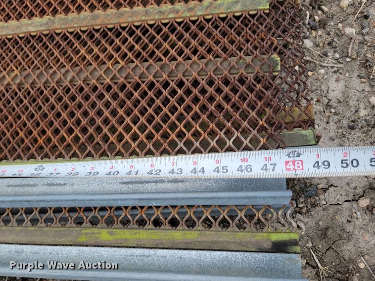 image for item JW9573 Approximately 115 aggregate screens