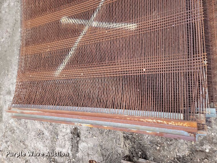 image for item JW9573 Approximately 115 aggregate screens