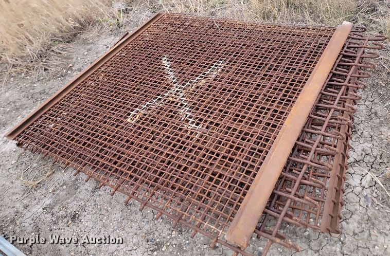 image for item JW9573 Approximately 115 aggregate screens