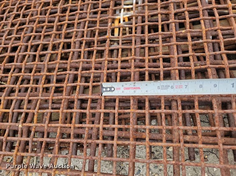 image for item JW9573 Approximately 115 aggregate screens