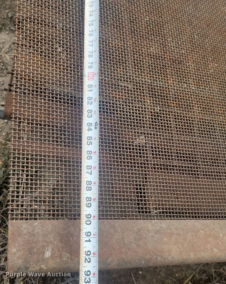 image for item JW9573 Approximately 115 aggregate screens