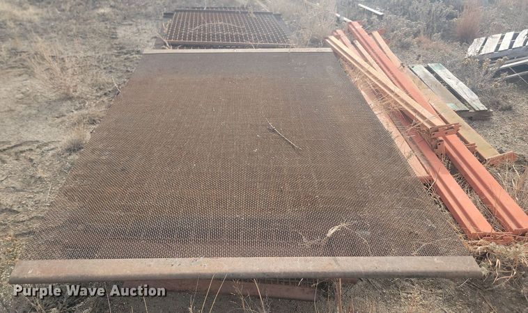 image for item JW9573 Approximately 115 aggregate screens