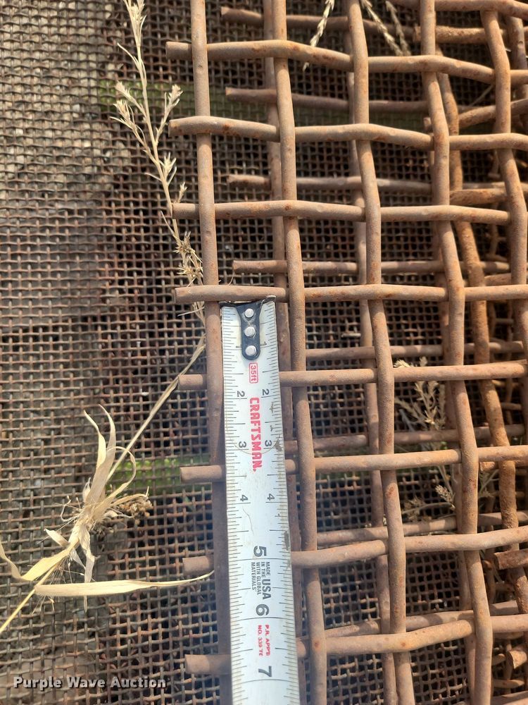 image for item JW9573 Approximately 115 aggregate screens