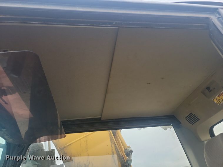 image for item JW9576 2007 Caterpillar 320D  excavator