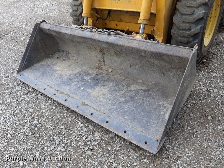 image for item KD9077 1998 Gehl SL4625  skid steer loader