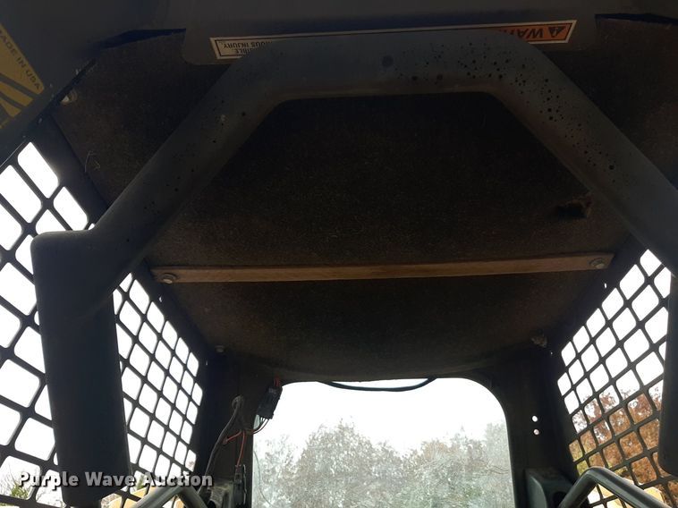 image for item KD9077 1998 Gehl SL4625  skid steer loader