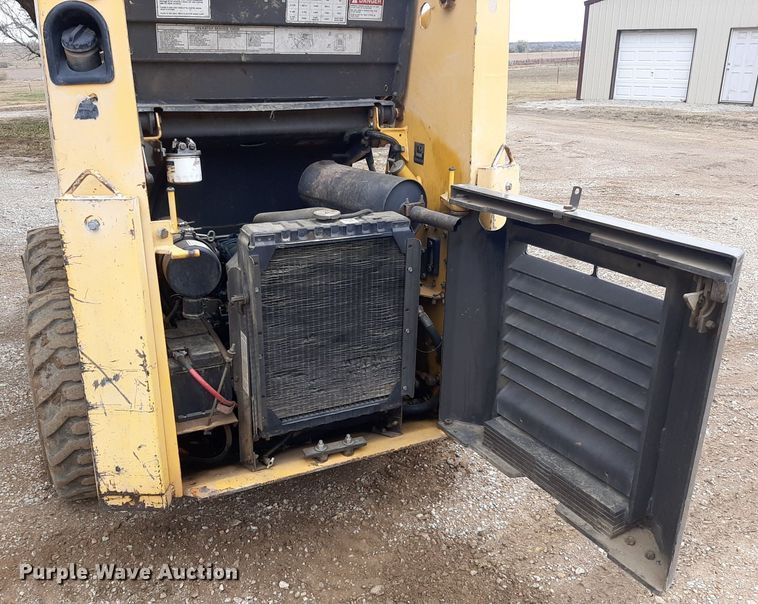 image for item KD9077 1998 Gehl SL4625  skid steer loader