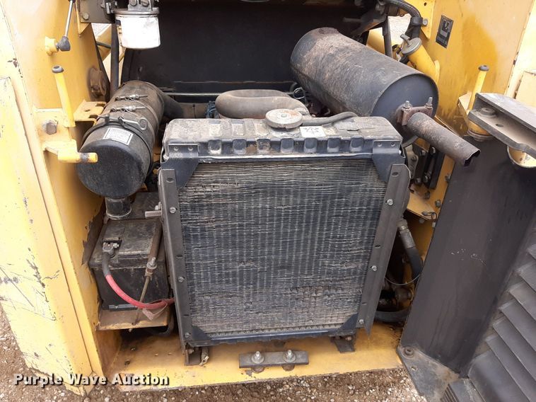 image for item KD9077 1998 Gehl SL4625  skid steer loader